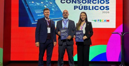 FECAM lança o 1º Anuário Catarinense dos Consórcios Públicos 2026 durante o Summit Cidades